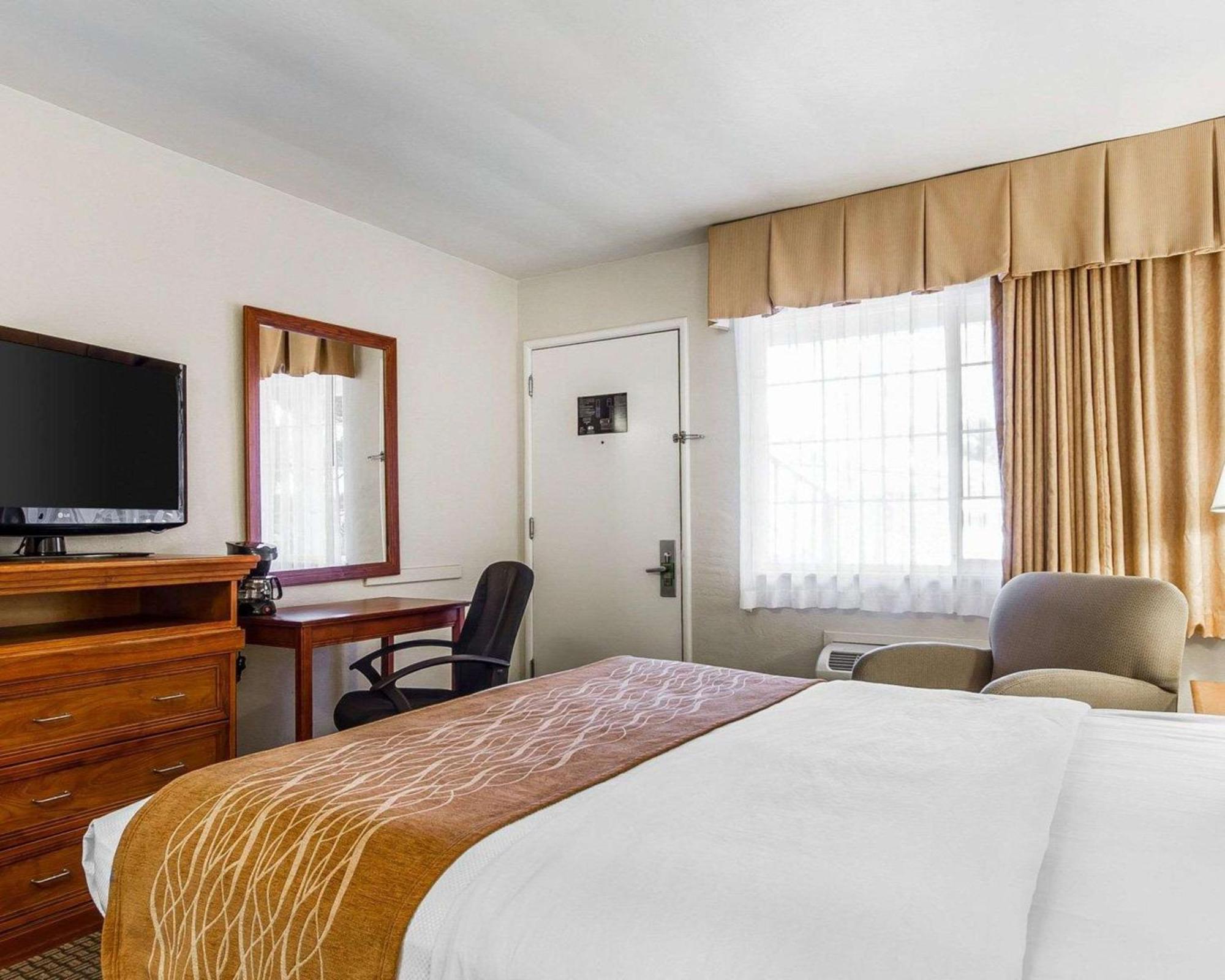 Standard Room Two Double Beds Non-Smoking