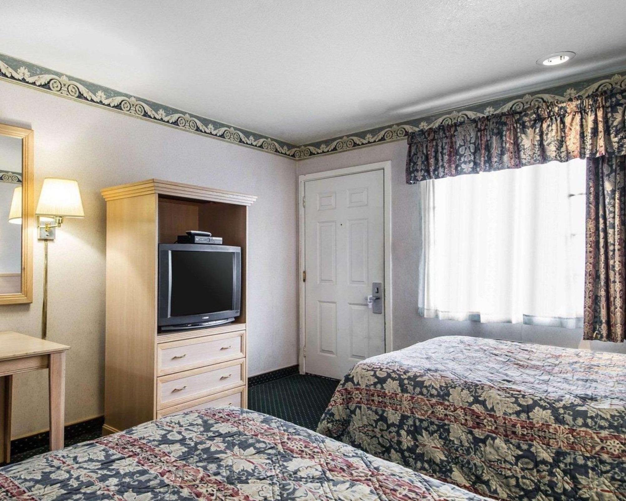 Double Room Two Double Beds Non-Smoking