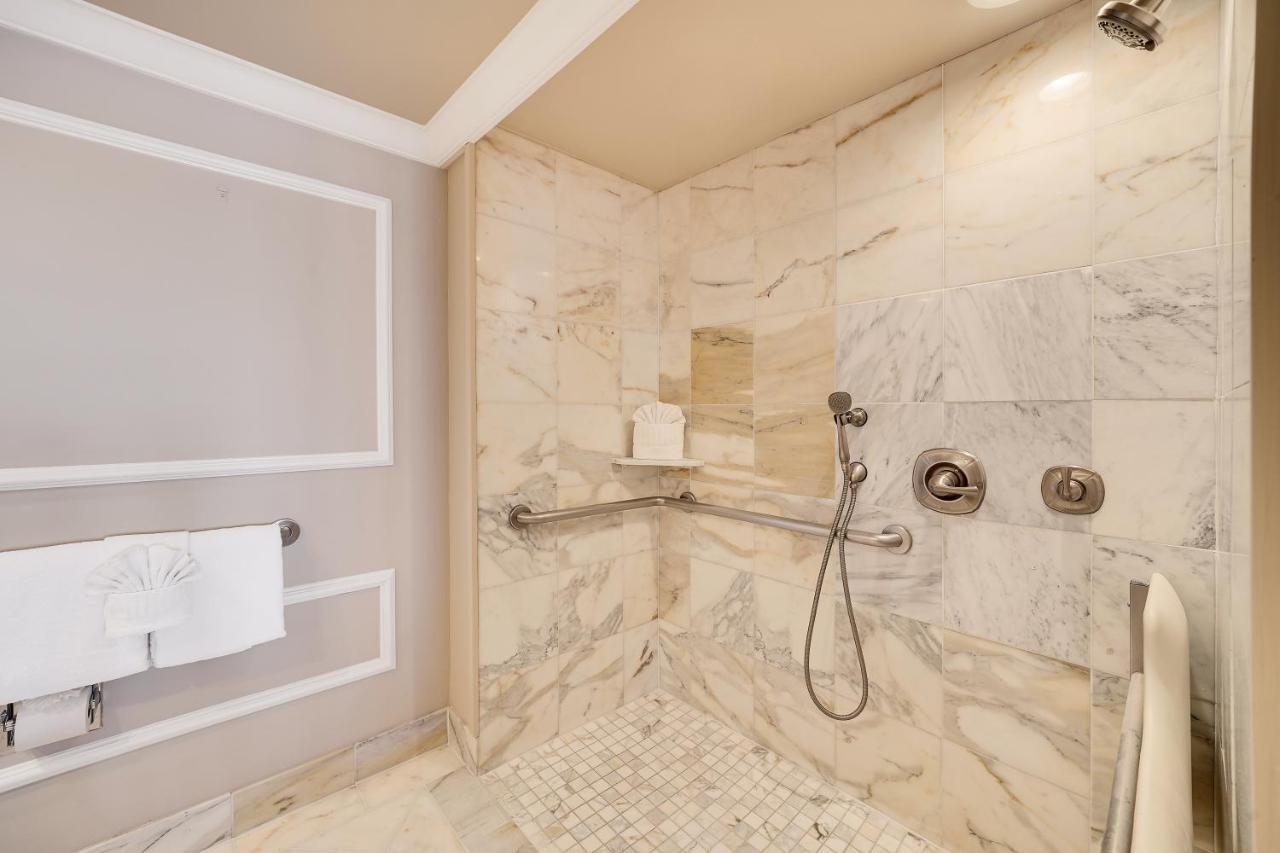 King Room Roll Shower Disability Access