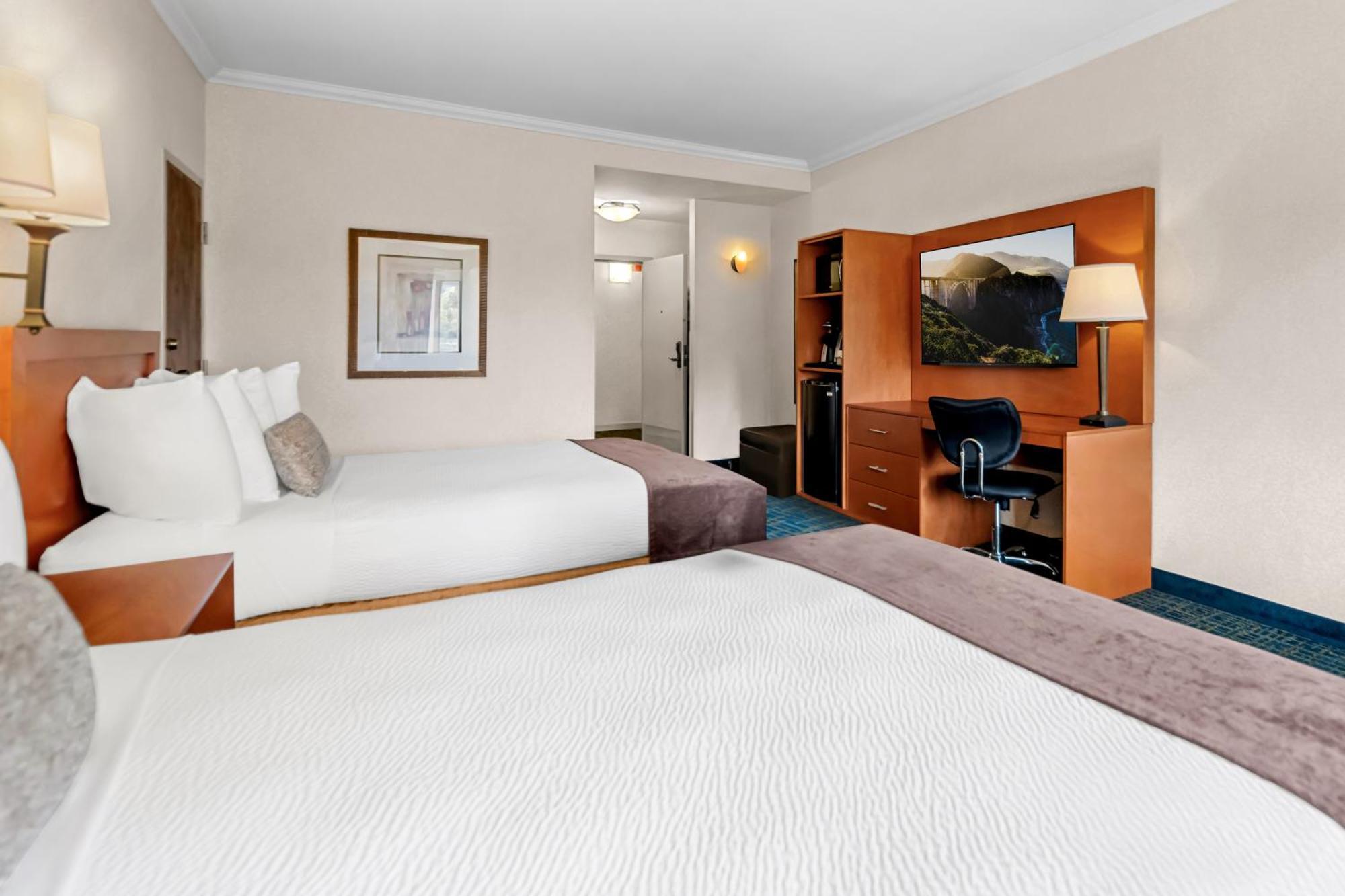 Queen Room Two Queen Beds Non-Smoking
