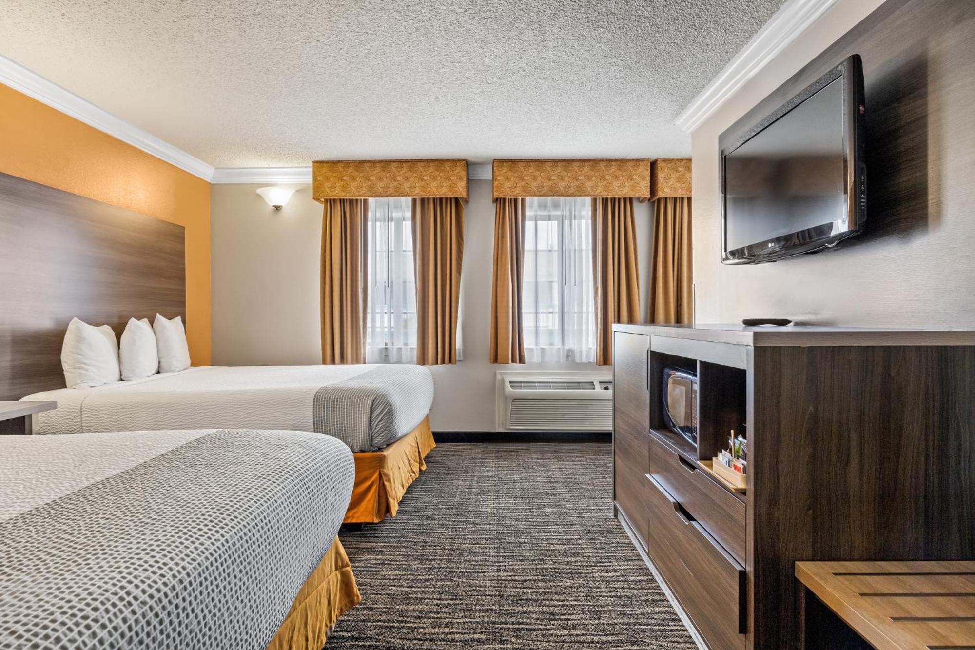 Queen Room Two Queen Beds