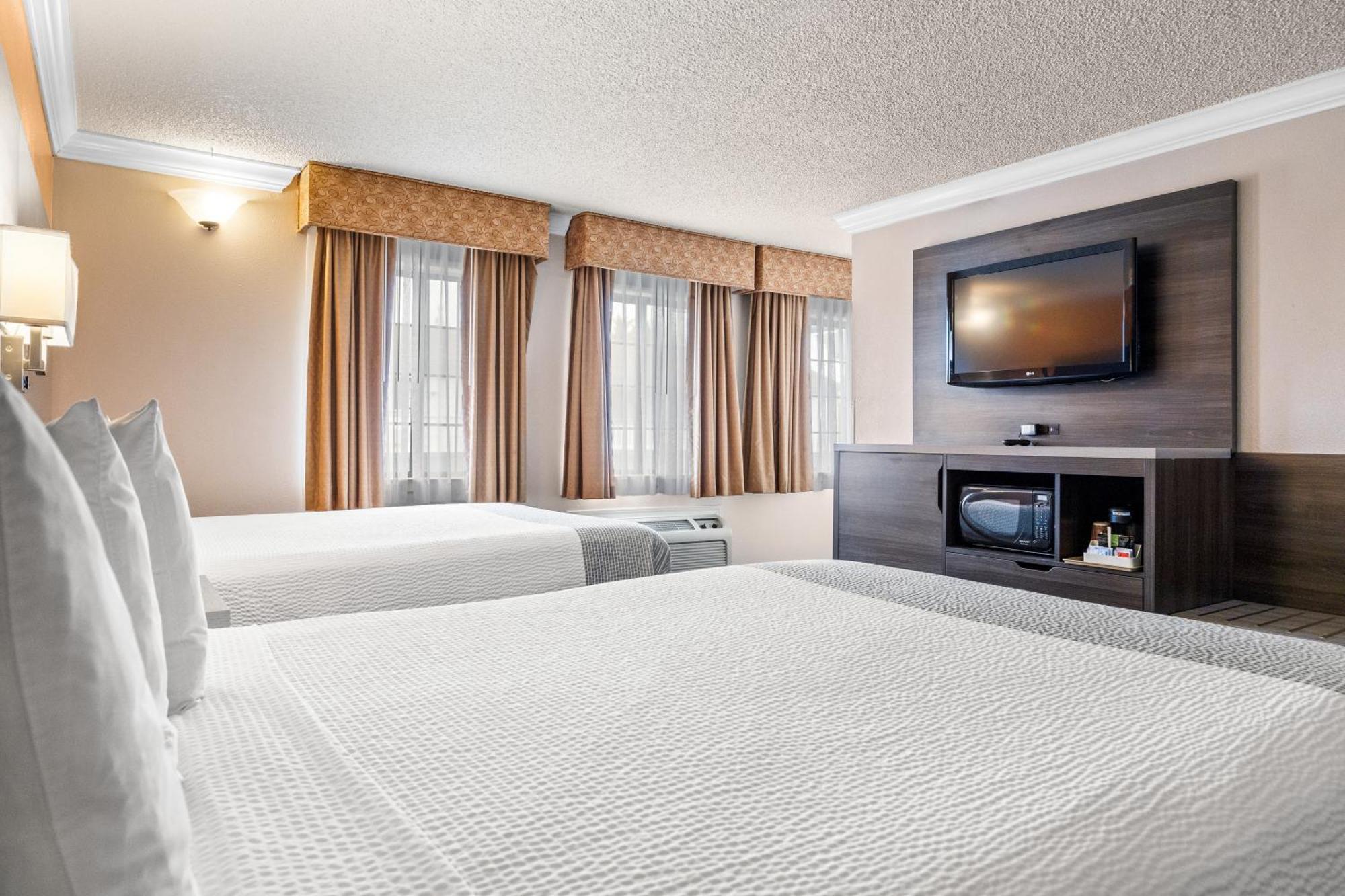 Queen Room Two Queen Beds