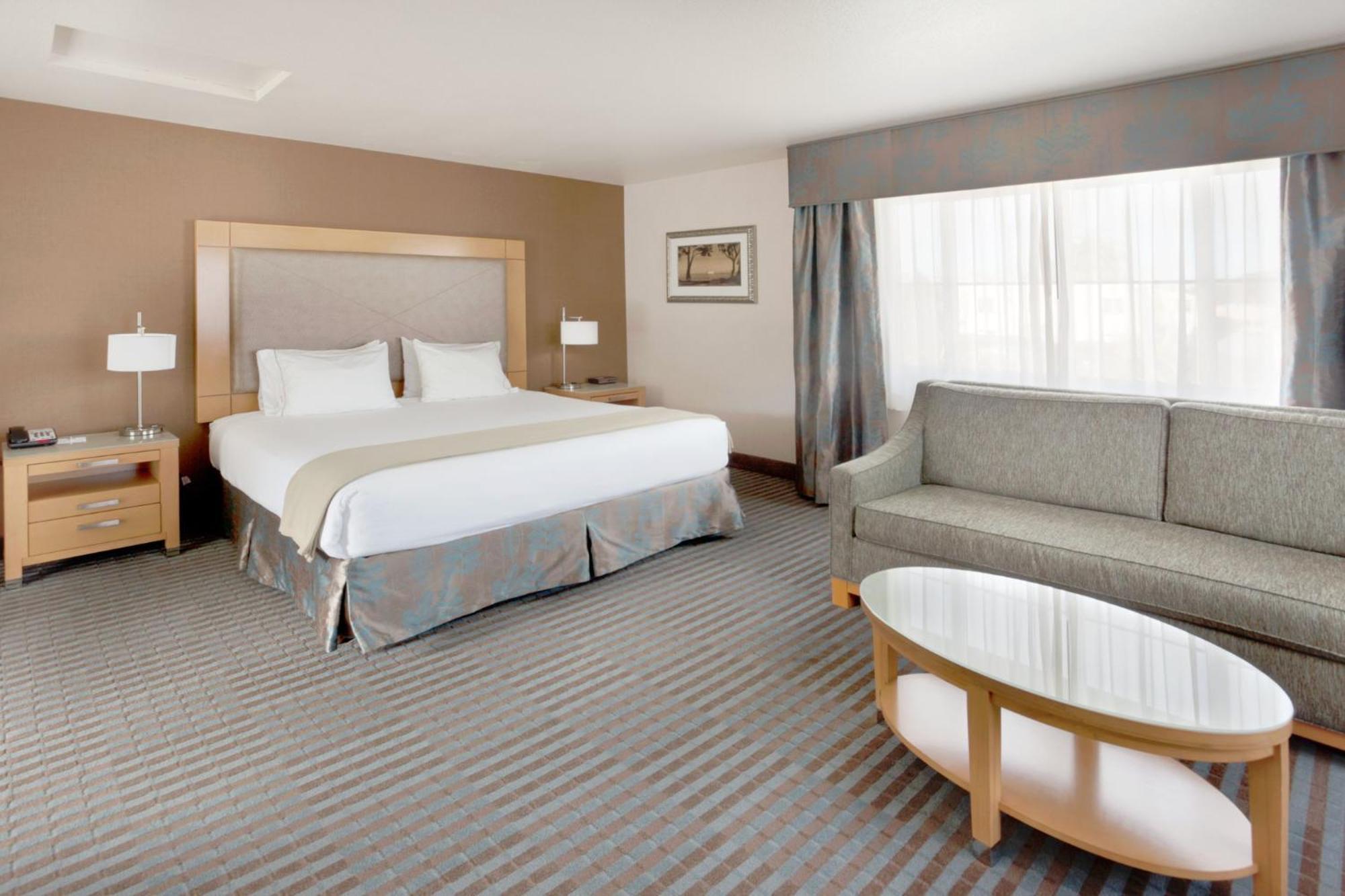 Standard King Room with Sofa Bed
