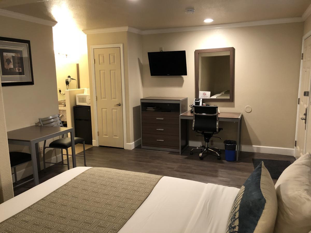 One-Bedroom Suite,1742727866:JPEG