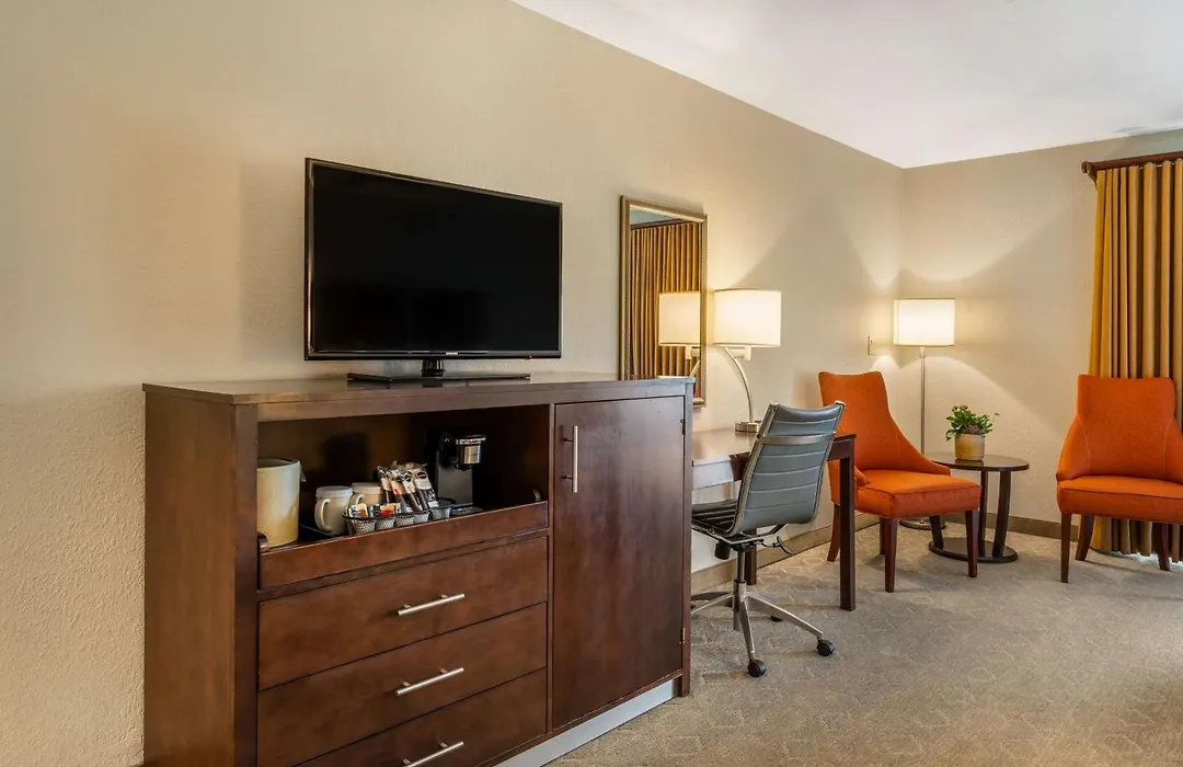 Best Western Plus Monterey Inn-1