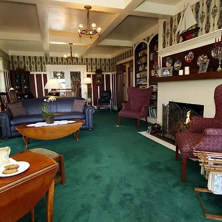 The Jabberwock Bed & Breakfast-3