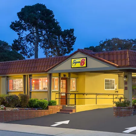 Super 8 By Wyndham Monterey-2