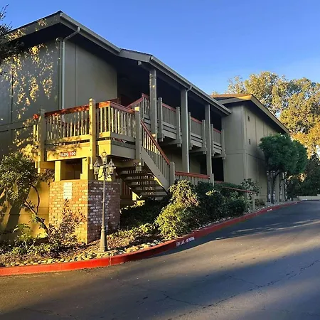 Comfort Inn Monterey Peninsula Airport-3