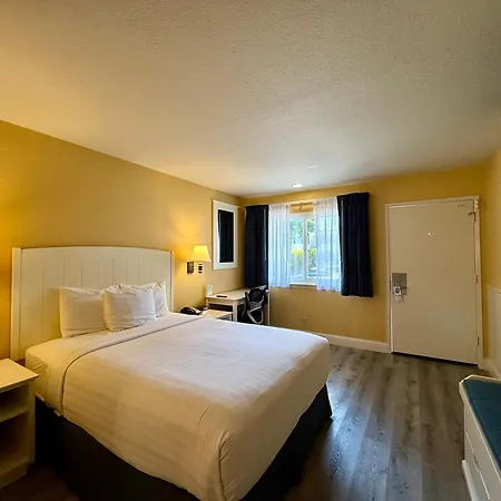 Monterey Bay Lodge-3