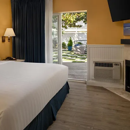 Monterey Bay Lodge-2