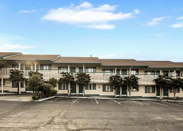 Scottish Fairway Inn Monterey