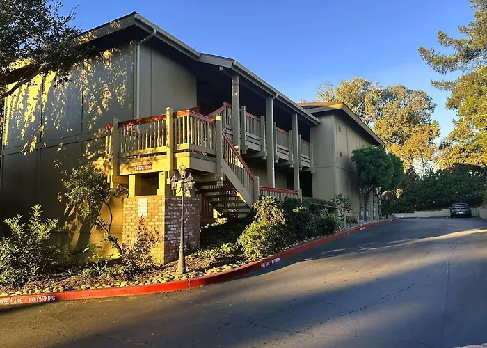 Comfort Inn Monterey Peninsula Airport