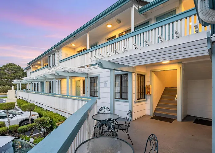 Arbor Inn Monterey